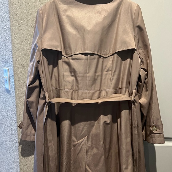 Belted Water Resistant Trench Coat - Picture 2 of 4